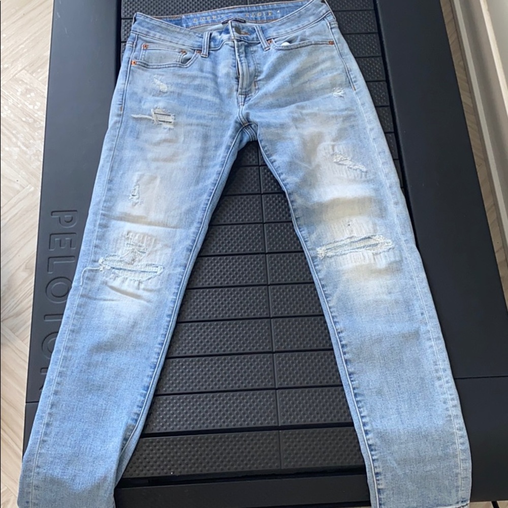 Men’s AE distressed jeans